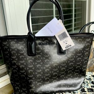 Micheal Kors Purse and wallet